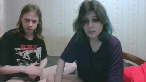 Crystal and Marcl online show from December 4, 2024, 8:18 pm