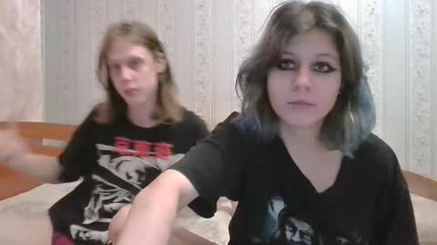Crystal and Marcl online show from December 5, 2024, 2:55 pm