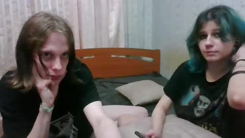 Crystal and Marcl online show from December 19, 2024, 12:34 am