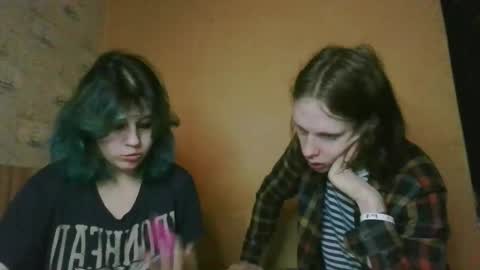 Crystal and Marcl online show from January 11, 2025, 10:40 pm