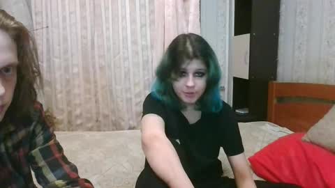 Crystal and Marcl online show from January 17, 2025, 1:25 am