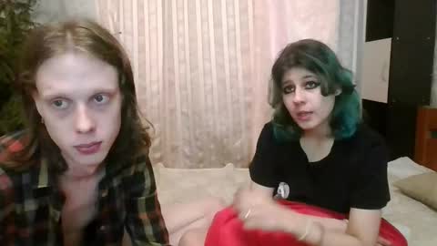 Crystal and Marcl online show from January 17, 2025, 9:39 am