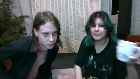 Crystal and Marcl online show from January 21, 2025, 11:24 pm