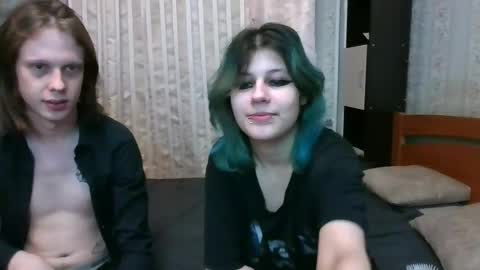 Crystal and Marcl online show from January 22, 2025, 2:26 am