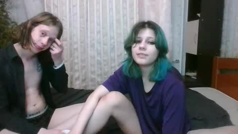 Crystal and Marcl online show from January 23, 2025, 4:41 am