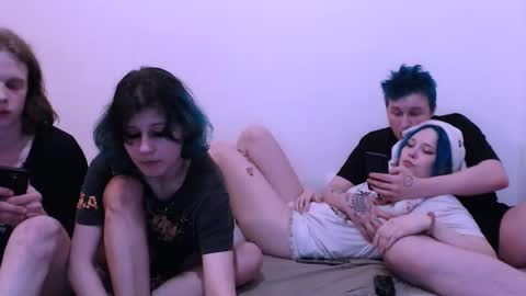 Crystal and Marcl online show from March 4, 2025, 1:12 am