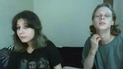 Crystal and Marcl online show from September 13, 2025, 7:02 pm