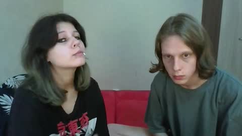 Crystal and Marcl online show from September 30, 2025, 6:46 pm