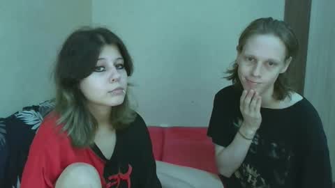 Crystal and Marcl online show from October 10, 2025, 9:03 pm