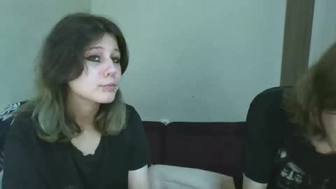 Crystal and Marcl online show from October 18, 2025, 10:10 pm