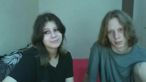 Crystal and Marcl online show from October 30, 2025, 2:46 am
