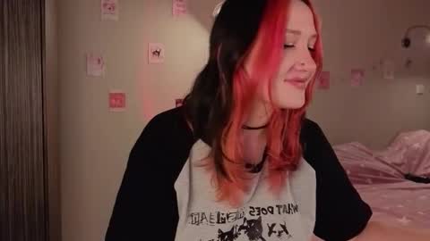 Snapshot of crystalblaze_ chatting on September 21, 2025, 7:48 pm Grace online show from September 21, 2025, 7:48 pm