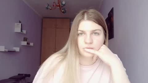 crystalblush01 online show from May 8, 2026, 10:31 am