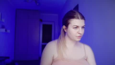 crystalblush01 online show from May 12, 2026, 2:14 pm