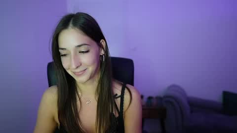 Crystalbrunette18 online show from May 12, 2026, 6:05 pm