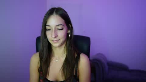 Crystalbrunette18 online show from May 20, 2026, 12:55 pm