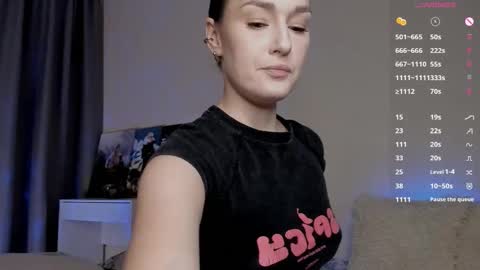 Snapshot of crystalcandies chatting on October 25, 2025, 2:02 pm Arina online show from October 25, 2025, 2:02 pm