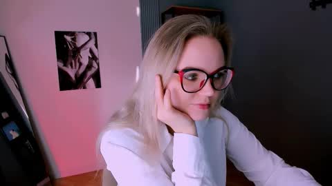 Crystal online show from February 5, 2026, 5:56 am