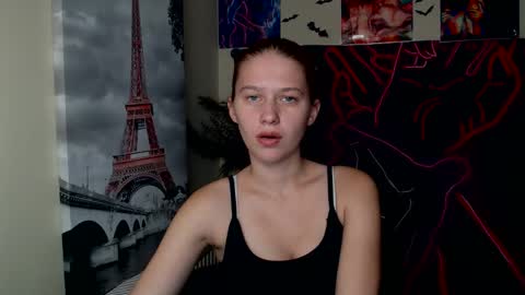 Snapshot of crystalgirl__ chatting on October 15, 2025, 11:54 am Stella online show from October 15, 2025, 11:54 am