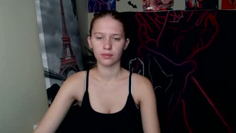 Snapshot of crystalgirl__ chatting on October 18, 2025, 11:55 am Stella online show from October 18, 2025, 11:55 am