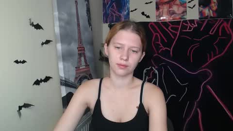 Snapshot of crystalgirl__ chatting on October 29, 2025, 7:21 am Stella online show from October 29, 2025, 7:21 am