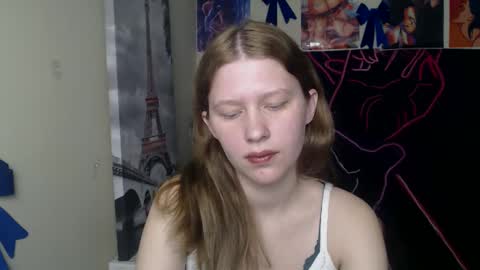 Snapshot of crystalgirl__ chatting on March 18, 2026, 1:58 pm Stella online show from March 18, 2026, 1:58 pm