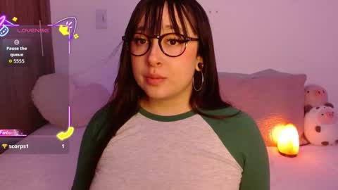 Snapshot of crystalitesq chatting on September 13, 2025, 2:00 am Olivia online show from September 13, 2025, 2:00 am