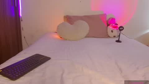 Olivia  online show from June 25, 2026, 1:26 pm