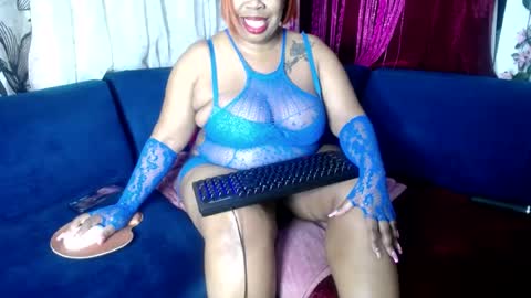 crystaljes online show from June 17, 2026, 6:53 pm