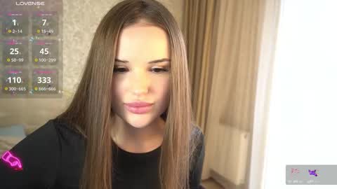 Snapshot of crystall_bliss chatting on October 14, 2025, 12:50 pm Nika online show from October 14, 2025, 12:50 pm