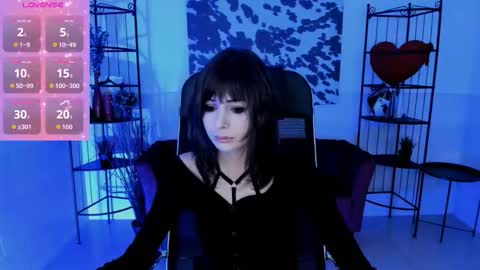 crystallbloom online show from October 11, 2025, 1:49 am