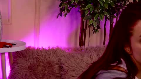 Snapshot of crystallred chatting on March 1, 2026, 5:53 am crystallred online show from March 1, 2026, 5:53 am