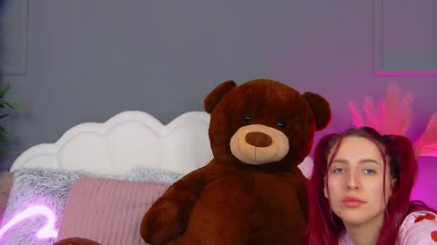 Snapshot of crystallred chatting on April 3, 2026, 4:21 am crystallred online show from April 3, 2026, 4:21 am