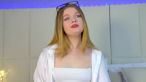 Crystal online show from December 11, 2024, 9:09 am