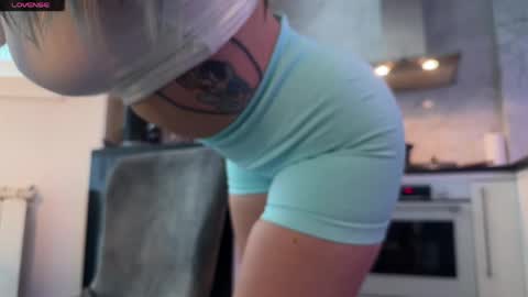 Kristina online show from April 22, 2026, 11:34 am