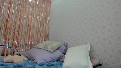 Snapshot of crystalnut chatting on January 4, 2025, 7:24 am Maria online show from January 4, 2025, 7:24 am