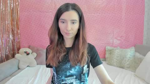Snapshot of crystalnut chatting on February 7, 2025, 4:06 am Maria online show from February 7, 2025, 4:06 am