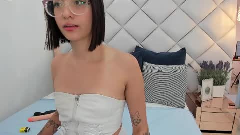 Snapshot of crystalstonee1 chatting on March 26, 2026, 8:03 pm Crystal online show from March 26, 2026, 8:03 pm