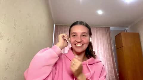 Angel online show from October 21, 2025, 10:49 am