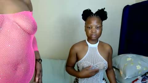 crystalxebony online show from March 11, 2026, 3:23 am