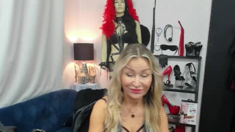 CrystalHotty online show from October 21, 2025, 4:46 am