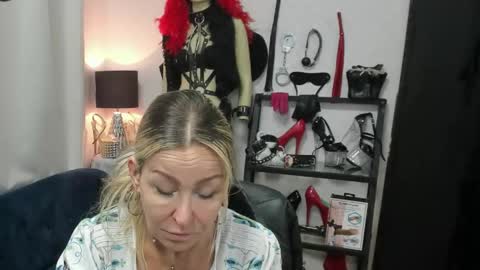 CrystalHotty online show from May 7, 2026, 4:40 am