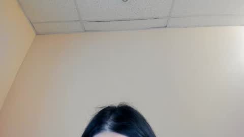 Snapshot of cuckqueenxxl chatting on September 17, 2025, 12:18 pm HELEN online show from September 17, 2025, 12:18 pm