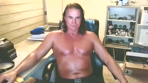 Snapshot of cucuforcocopuffs chatting on September 13, 2025, 5:18 am Yup... kinda old but Stop in and say hello online show from September 13, 2025, 5:18 am