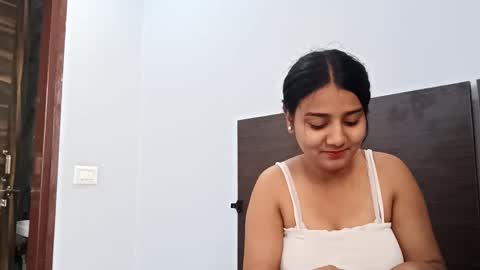 cuddlemuffins online show from April 8, 2026, 4:45 am