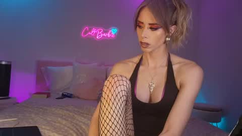 Snapshot of cult_barbie93 chatting on June 27, 2026, 3:33 am Cult Barbie online show from June 27, 2026, 3:33 am