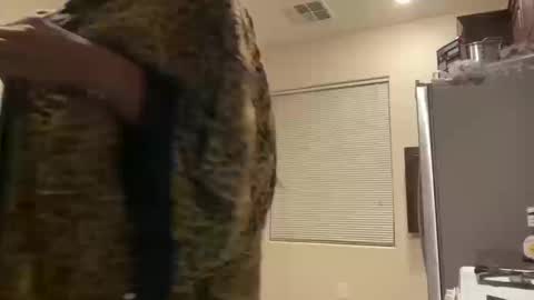 cum2charmxx online show from October 13, 2025, 6:13 am