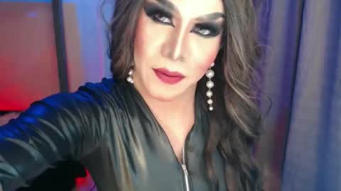 CUMMELA SLUTI online show from October 25, 2025, 10:01 am