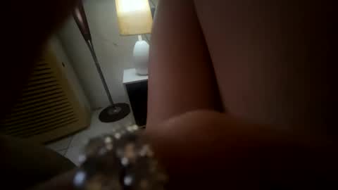 im KIM new girl to spoil online show from December 19, 2024, 2:12 am