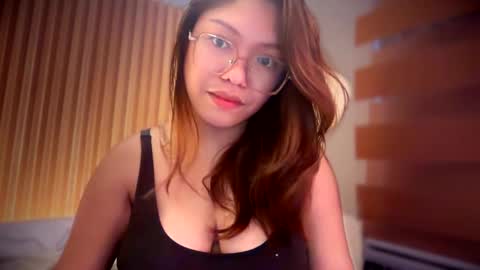 im KIM new girl to spoil online show from April 25, 2026, 3:31 am